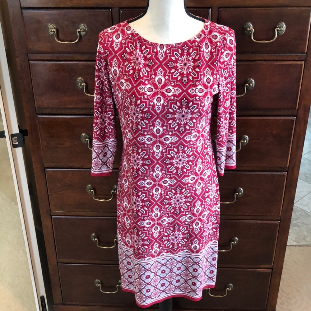 🌹EUC🌹 WISP Sz 8P red paisley shift dress with sleeve and hem border detailing